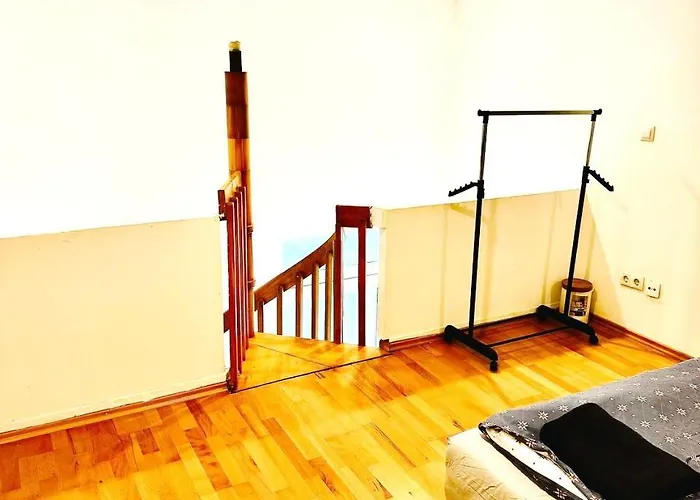 Charming - Close To Attractions Mz1 Apartment